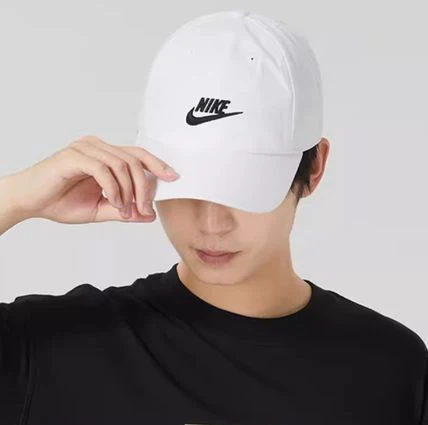 CAPPELLINO NIKE CAPPELLO VISIERA SPORTSWEAR CLUB CAP GRIGIO - BIANCO